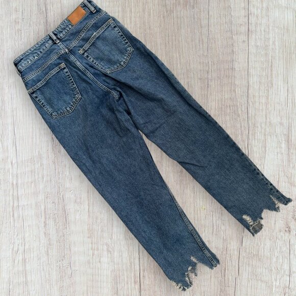 MANGO MNG Slouchy Mom High Waist Cropped Frayed Button Fly Jeans Denim Size 4 - Picture 2 of 12